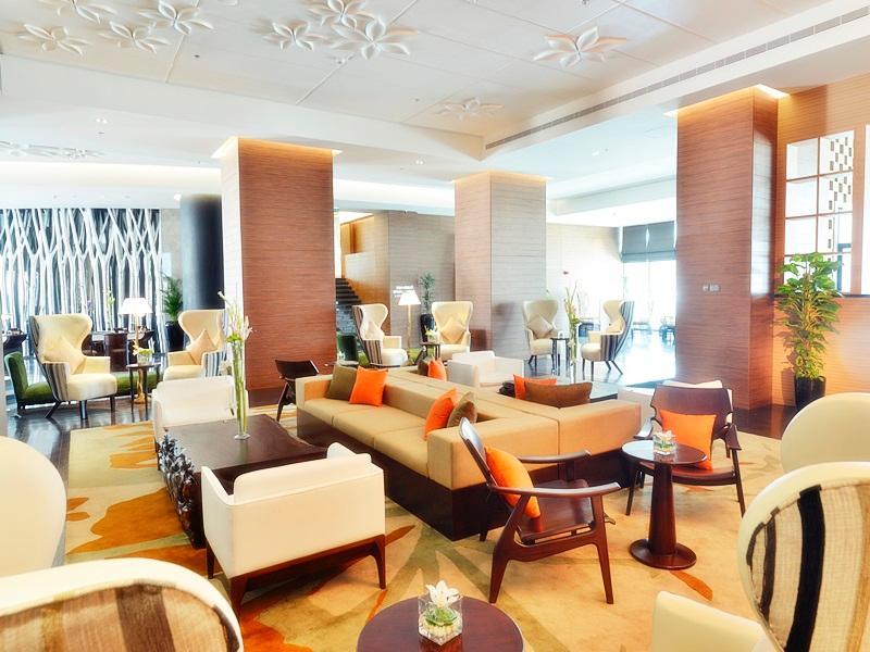 מנאמה Ramee Grand Hotel And Spa מראה חיצוני תמונה The lobby of the hotel