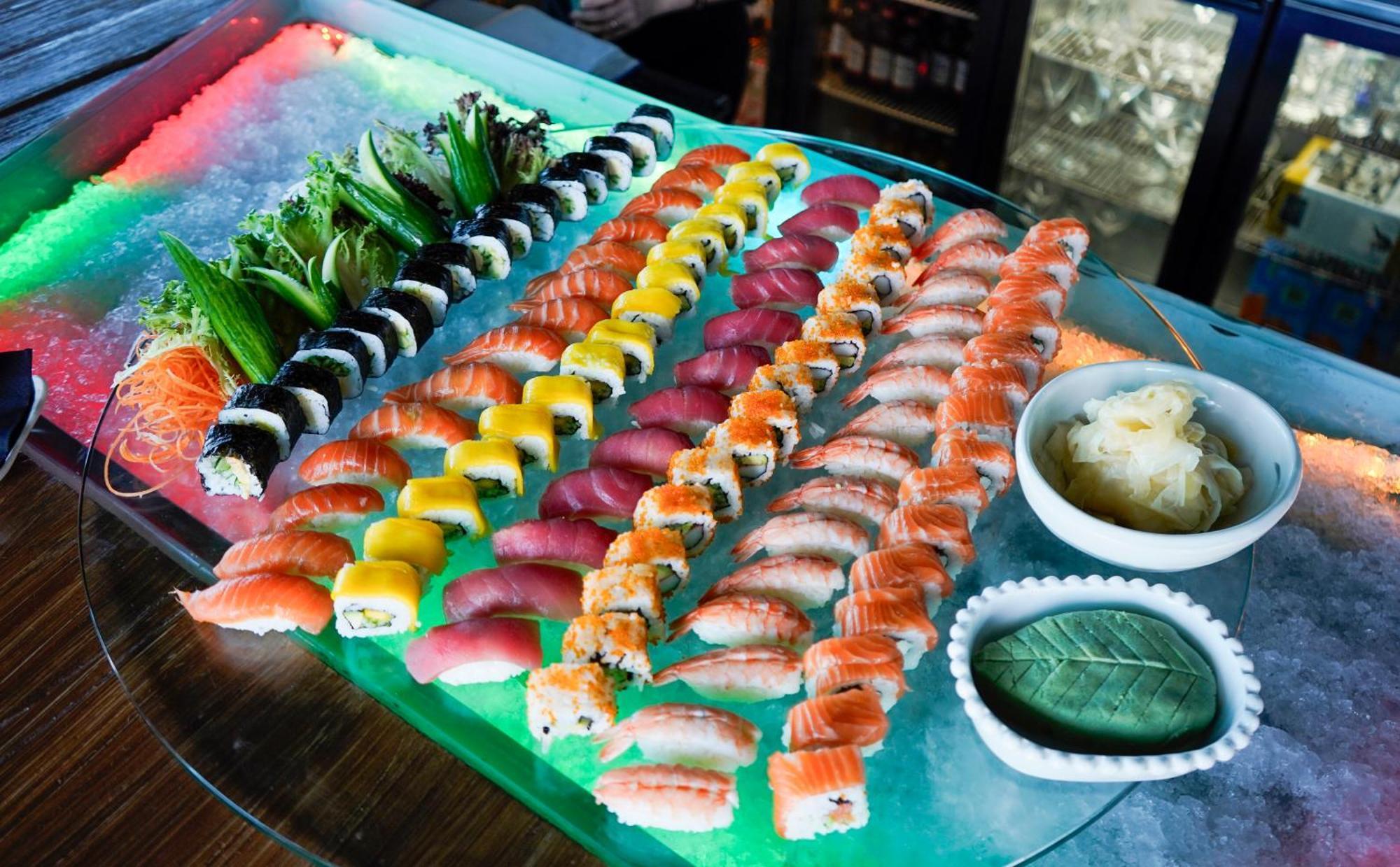 מנאמה Ramee Grand Hotel And Spa מראה חיצוני תמונה Sushi