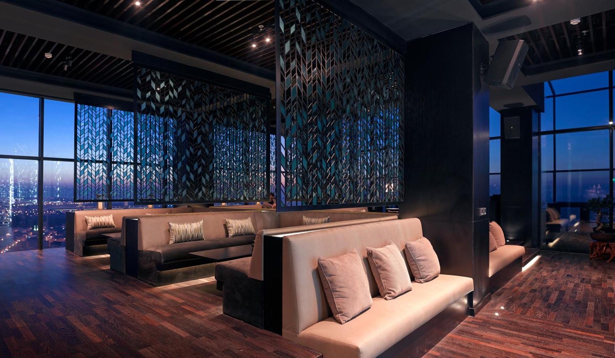 מנאמה Ramee Grand Hotel And Spa מראה חיצוני תמונה The interior of the lounge